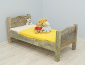 Drewniane łóżko dziecięce kolonialne indyjskie 