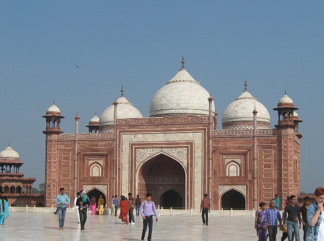 Budowla która zwana jest Mehman Khana, położona z prawej strony mauzoleum Taj Mahal